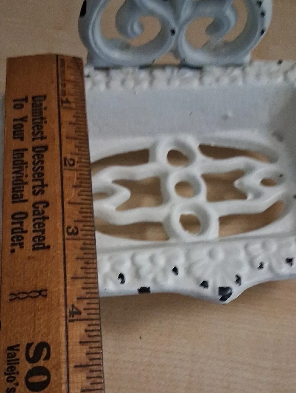 White Distressed Cast Iron Pedastal Soap Dish